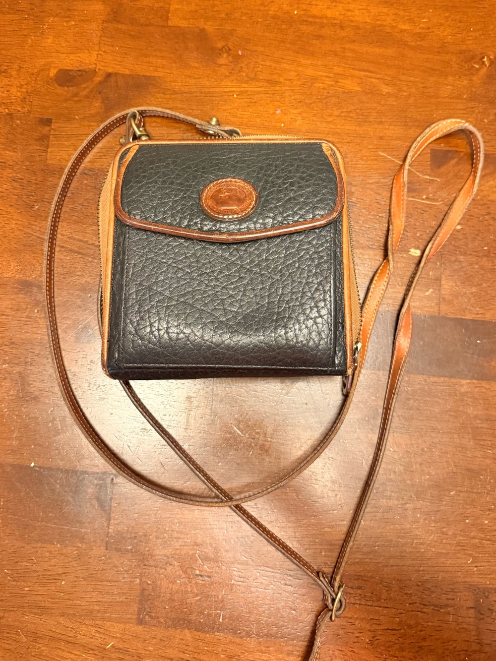Vintage Dooney & Bourke Black Tan Leather Crossbody Wallet Made USA